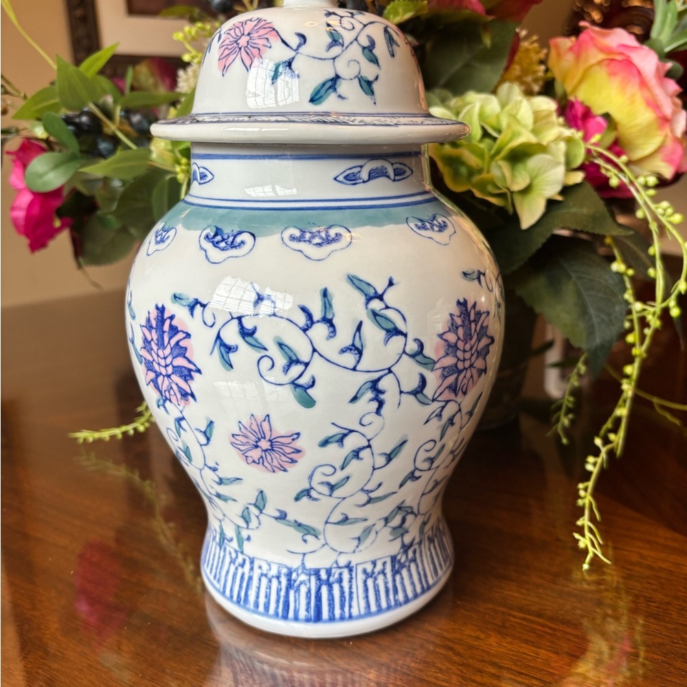 Vintage Chinese Ginger Jar